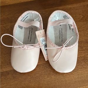 Size 9 Freestyle by Danskin Ballet Slippers